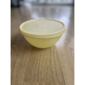 Vintage Tubberware 235-3 Yellow Clear Wonderlier 7" Bowl w/Tupperware Lid 228-34